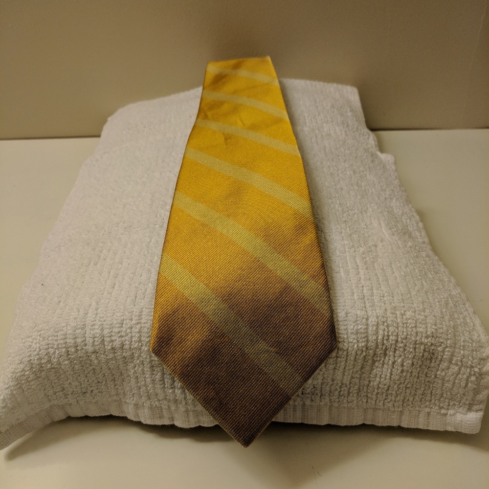 Jos A Bank Executive Tie - 100% Silk - Yellow